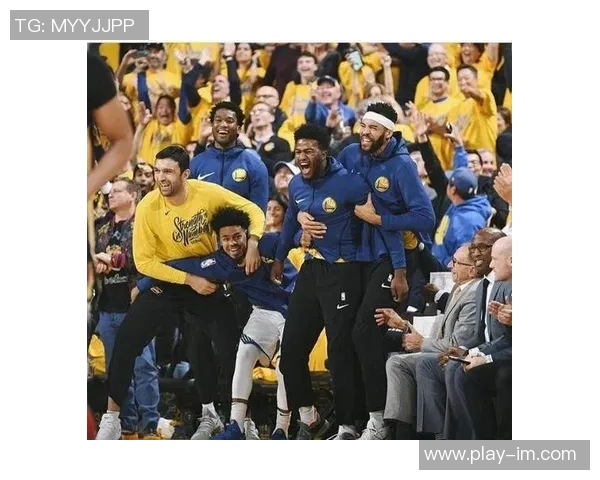 尼克杨谈布克遭遇重演称强行打控卫让人无奈 尼克杨谈布克遭遇重演称强行打控卫让人无奈