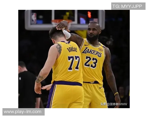 老詹高龄如巅峰魔术师模仿追梦湖人展现强大实力